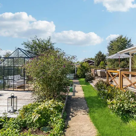 Ferienhaus 3 Bedroom Stunning In